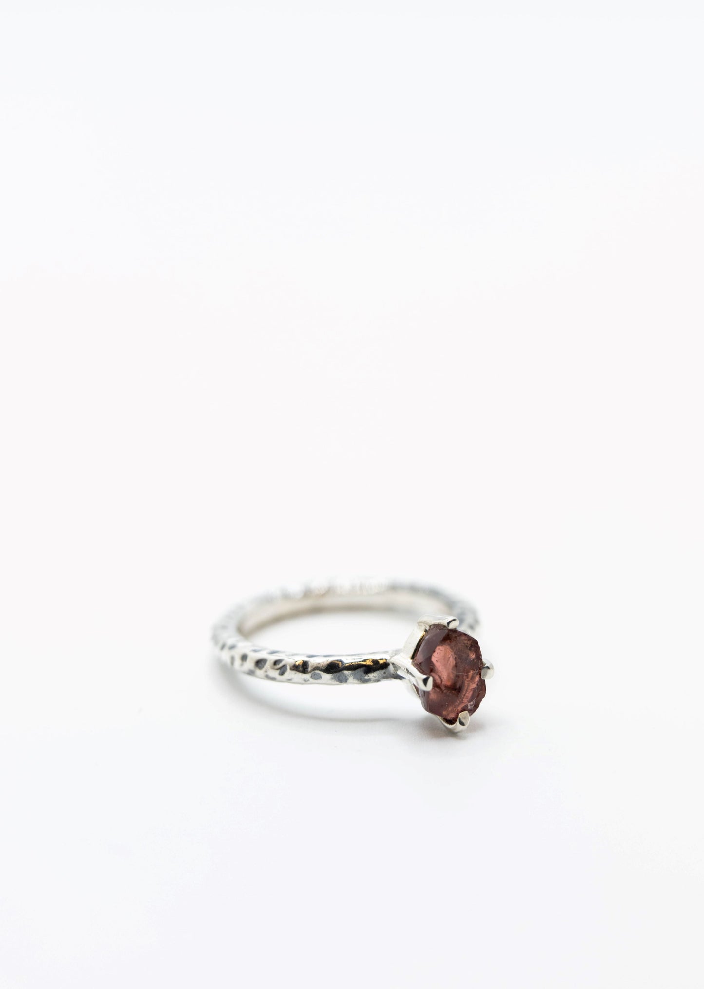 Garnet Hammered Crystal Ring .925