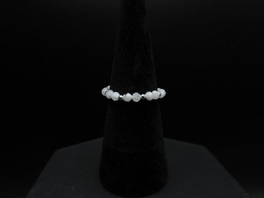 Moonstone Stretch Ring .925