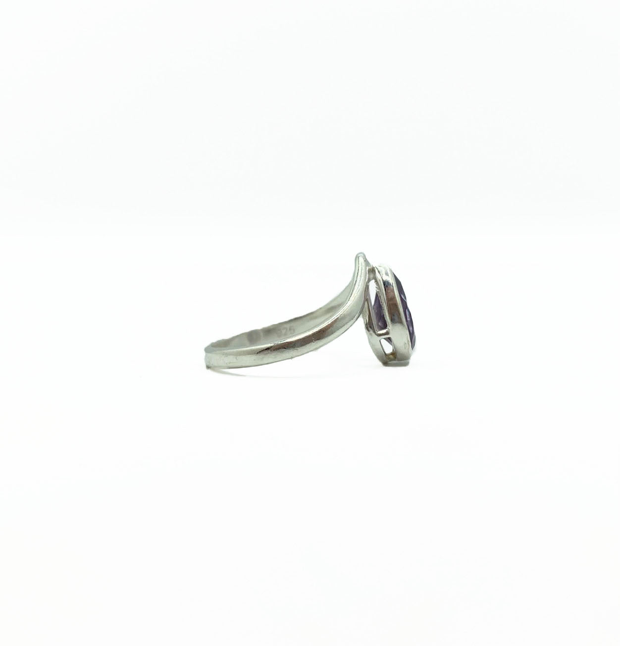 Amethyst Teardrop V Ring .925