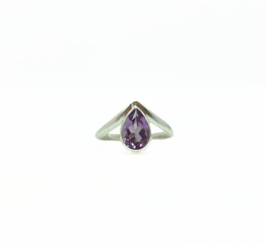 Amethyst Teardrop V Ring .925