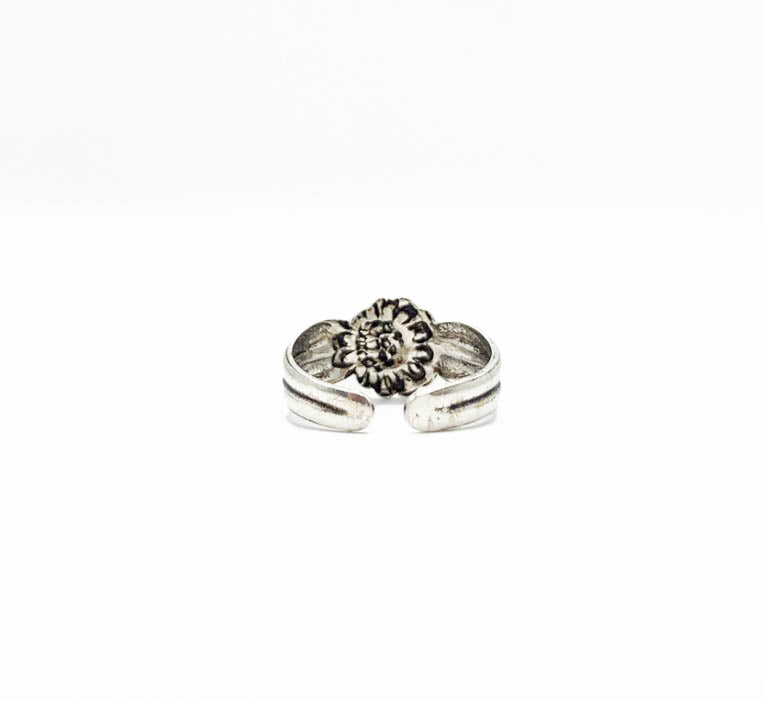 Flower Toe Ring .925