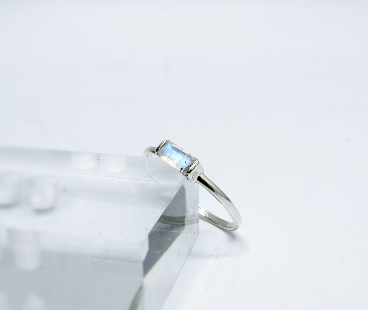 Rainbow Moonstone Petite Signet Ring – Sterling Silver