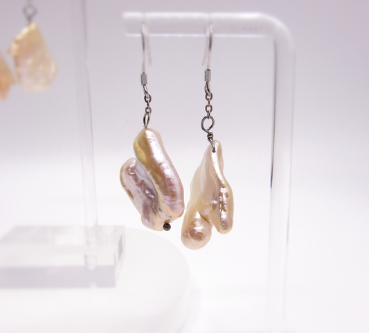 Freeform MOP Earring .925