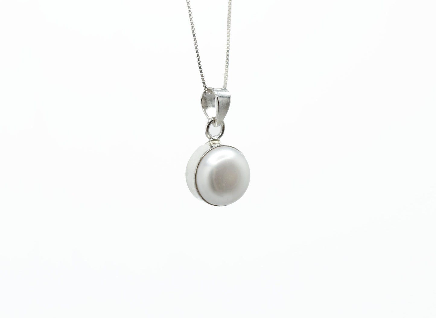 Round Freshwater Pearl Pendant Necklace .925