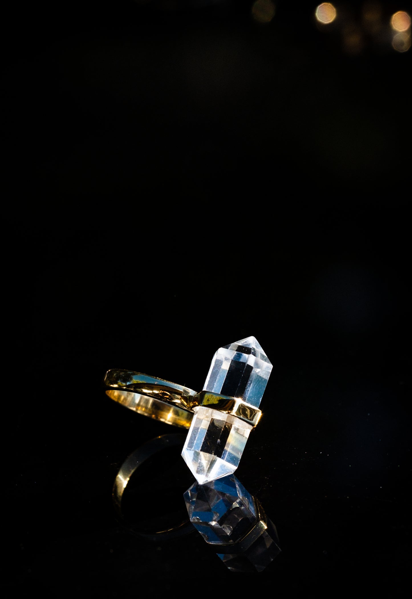 Quantum Quartz Ring