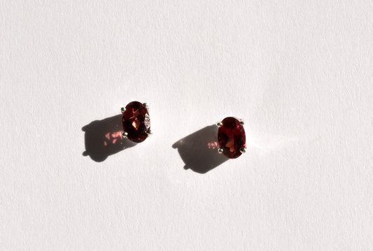 Oval Garnet Studs .925