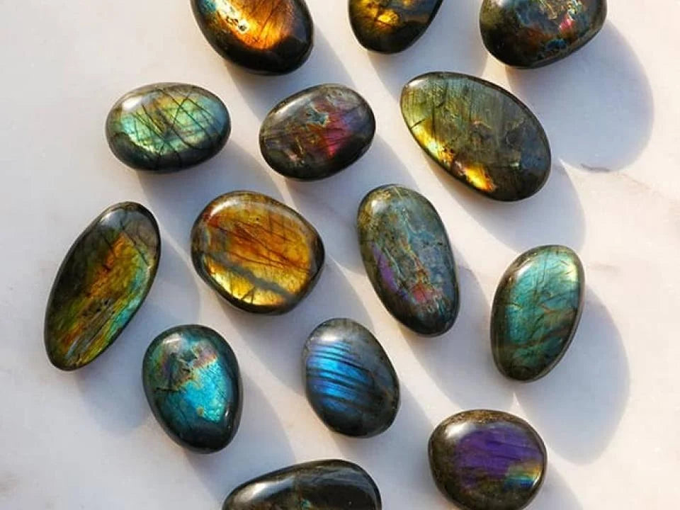 Labradorite Palmstone