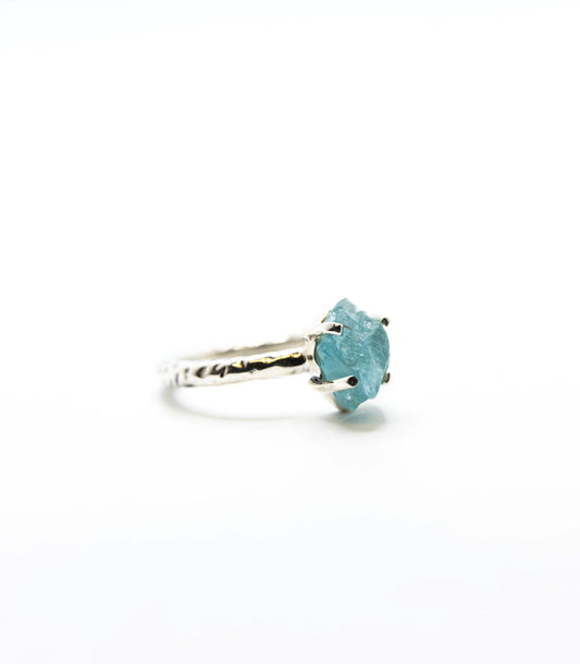 Blue Apatite Hammered Crystal Ring .925