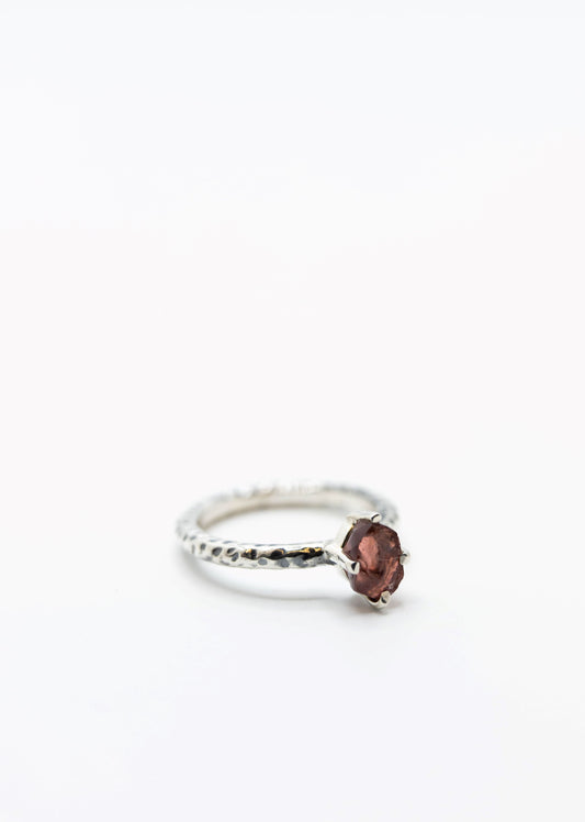 Garnet Hammered Crystal Ring .925