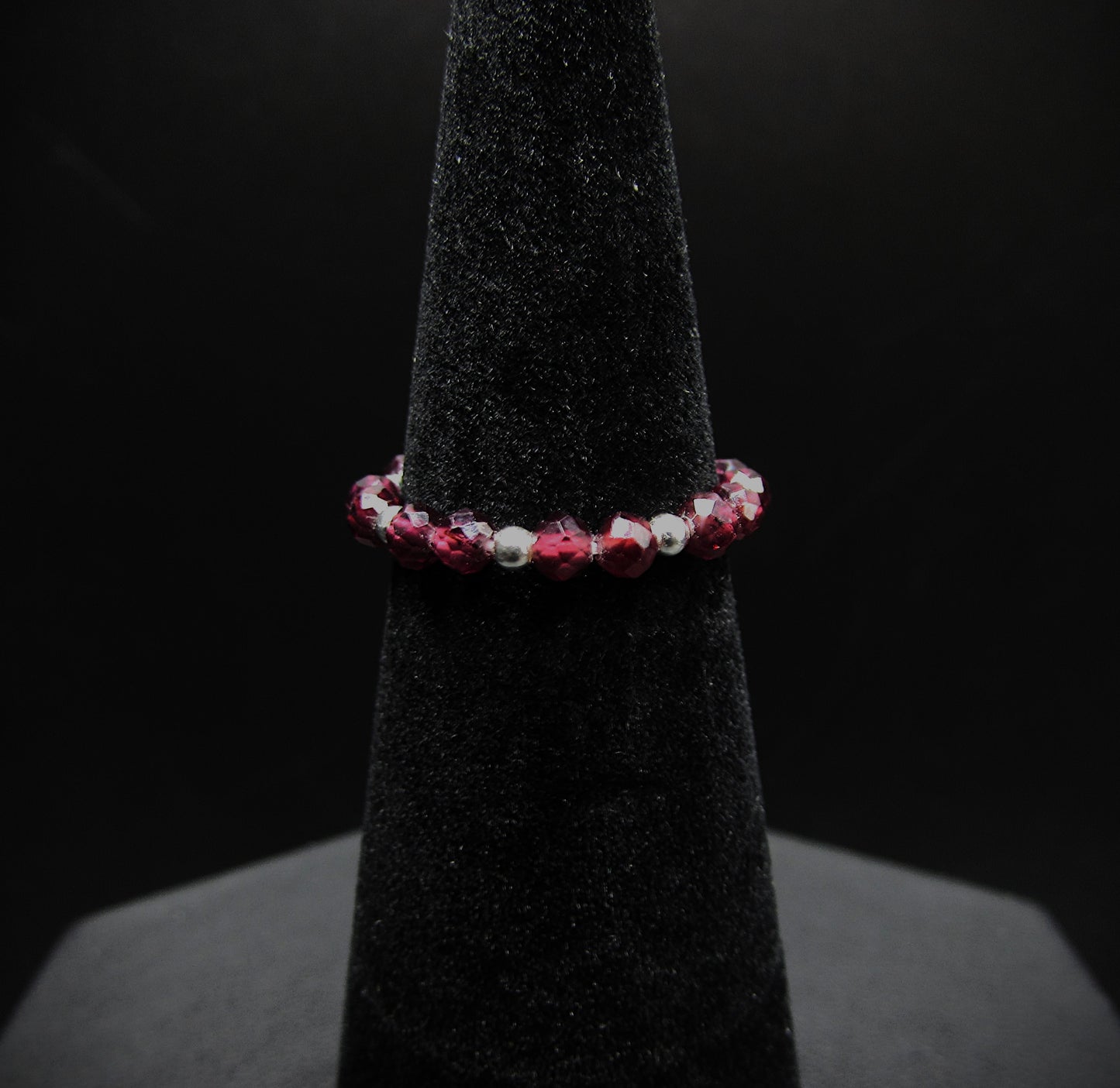Garnet Stretch Ring .925