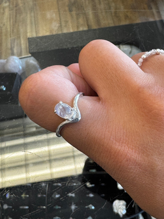 Teardrop Moonstone Ring .925 - 7