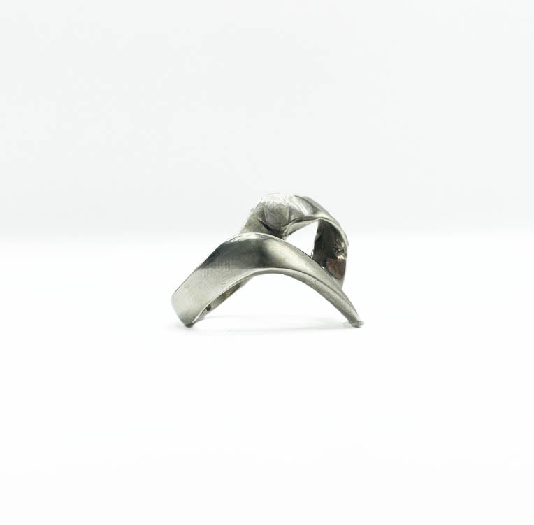 Handmade V Ribbon Ring .925