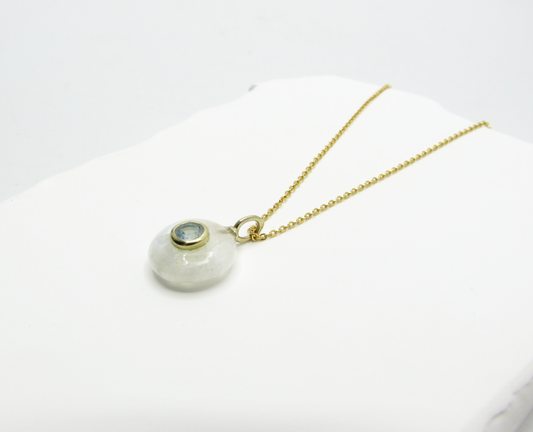Moonstone Gaia Necklace Round 18K GP