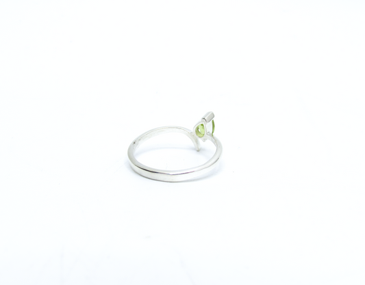 Peridot Pear Ring – Sterling Silver .925