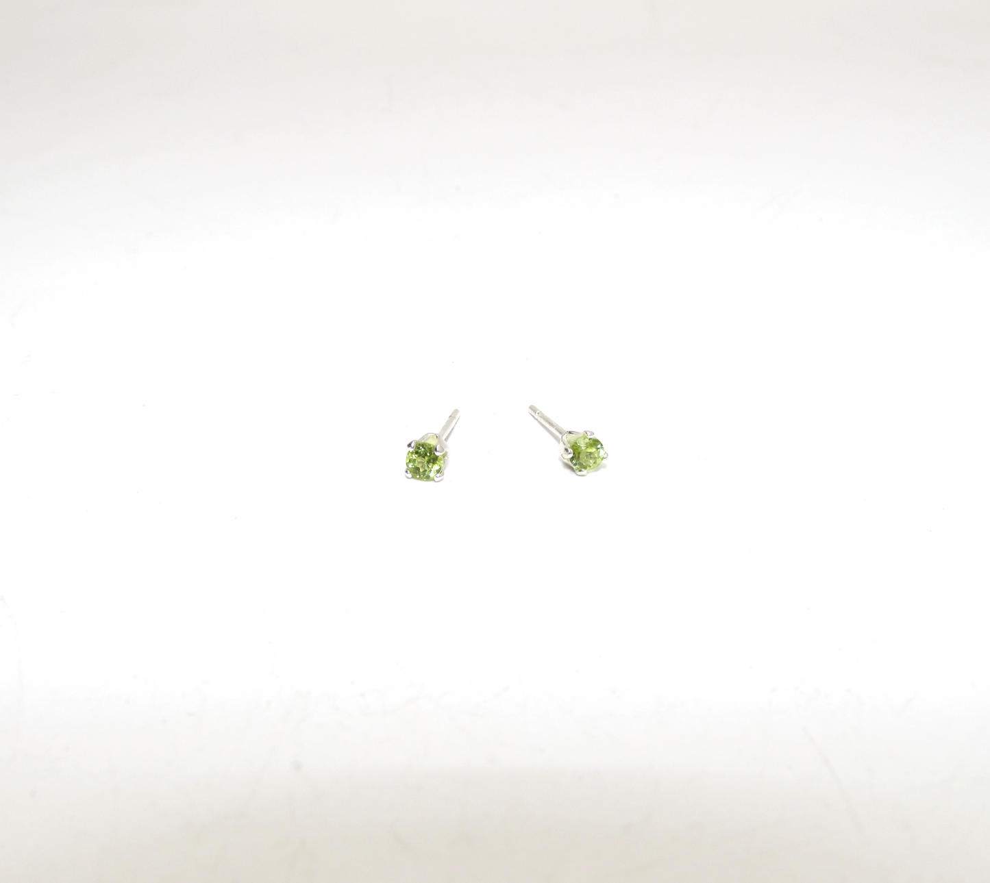 Peridot Birthstone Stud Earrings – Sterling Silver