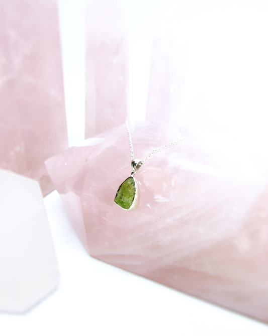 Natural Peridot Freeform Pendant – Sterling Silver .925