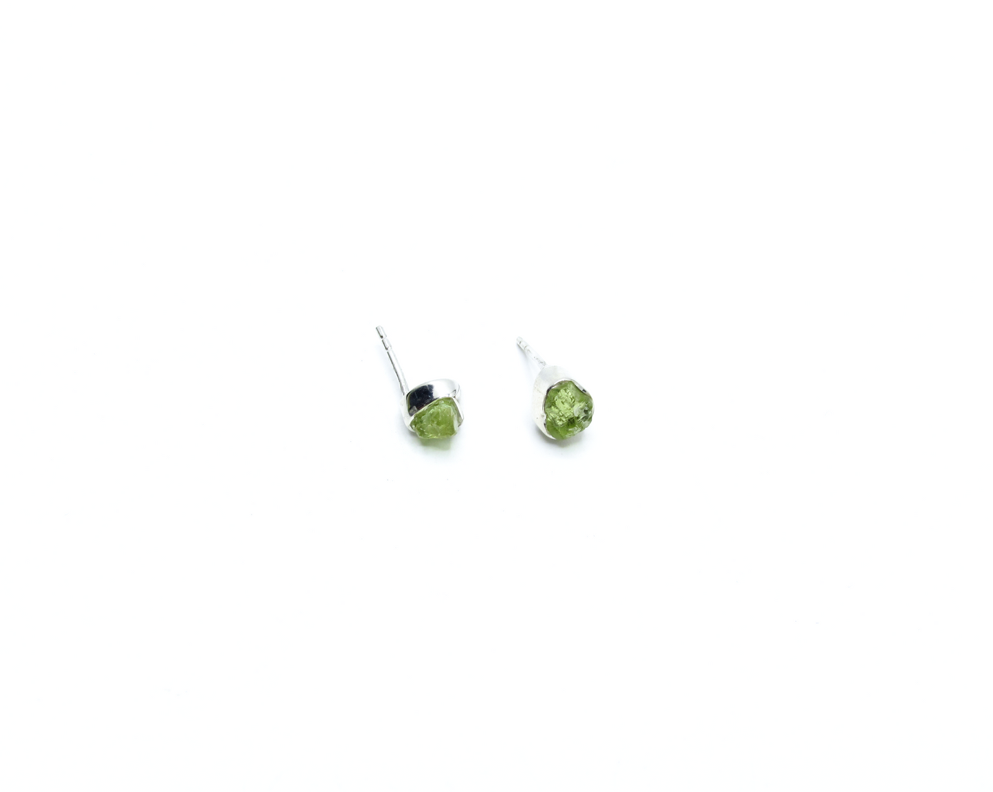 Peridot Birthstone Stud Earrings – Sterling Silver