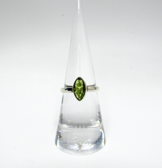 Peridot Marquis Ring .925 - 6.5