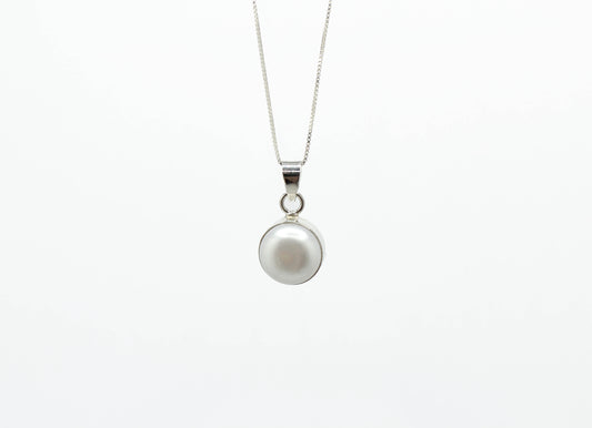 Round Freshwater Pearl Pendant Necklace .925