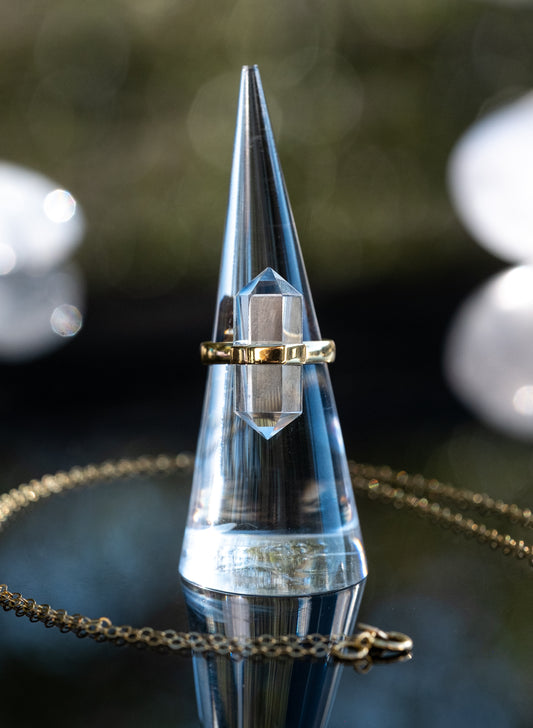 Quantum Quartz Ring
